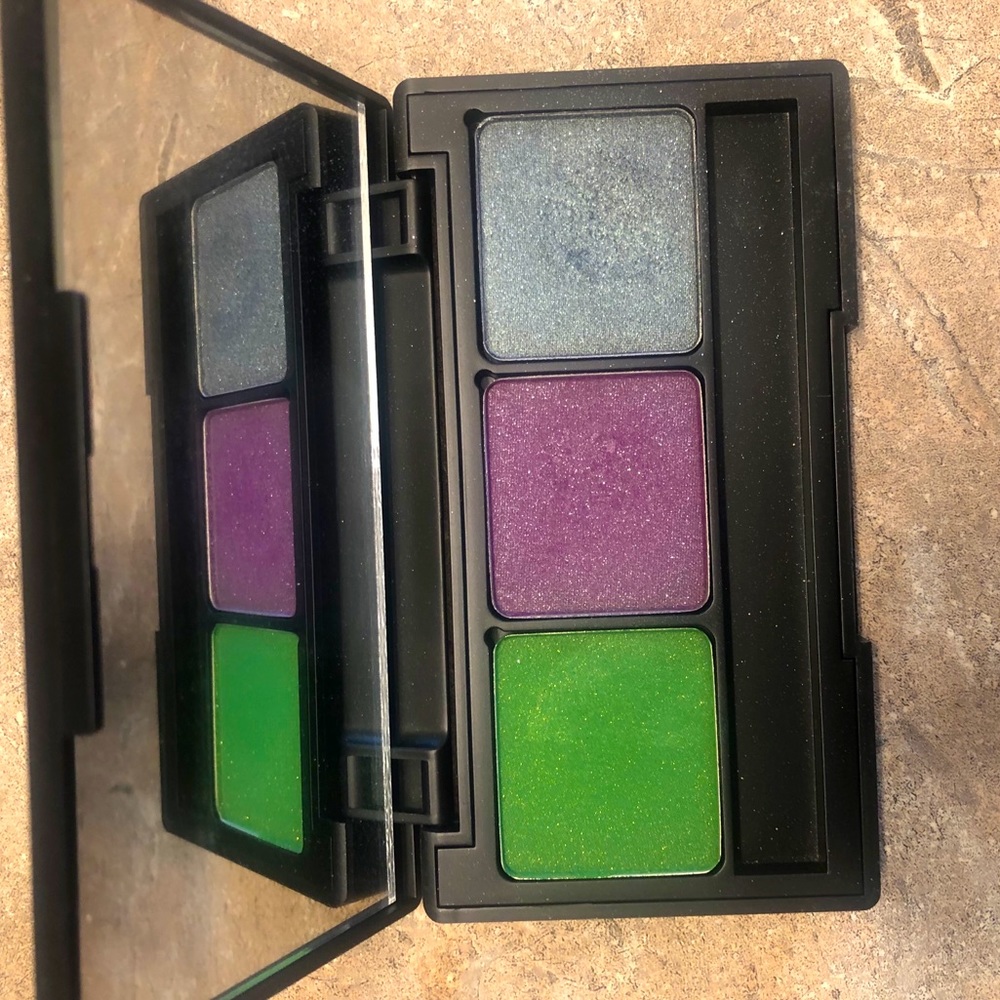 Inglot 3-shadow palette